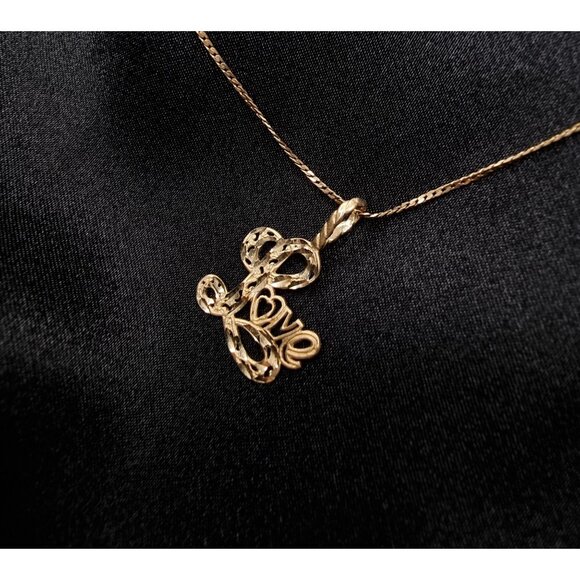 14K Solid Gold Chain Necklace With "Love" Script Pendant Elegant Design - Picture 3 of 6